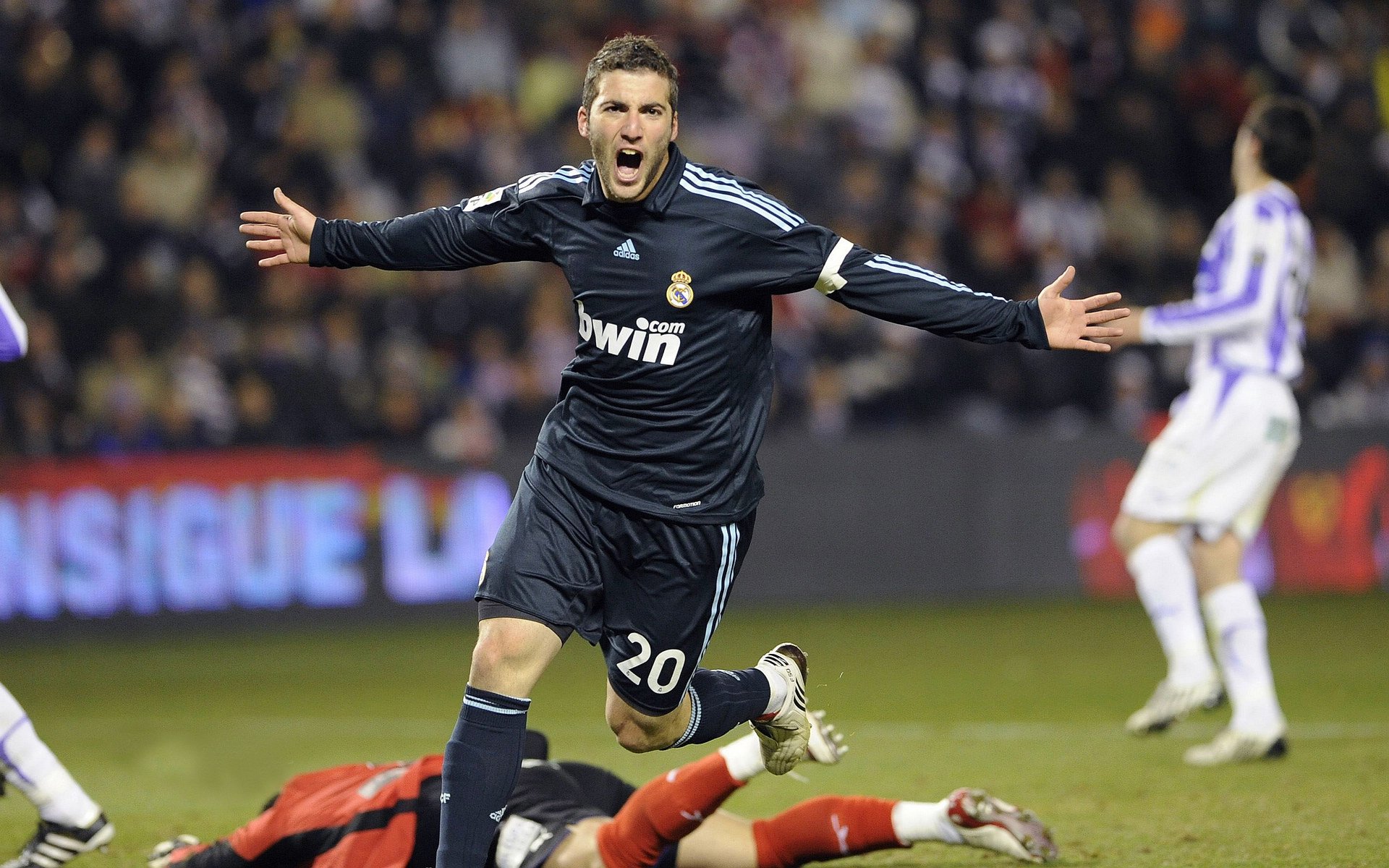 国足帅位讨论,本土教练优势明显,国足有名的教练